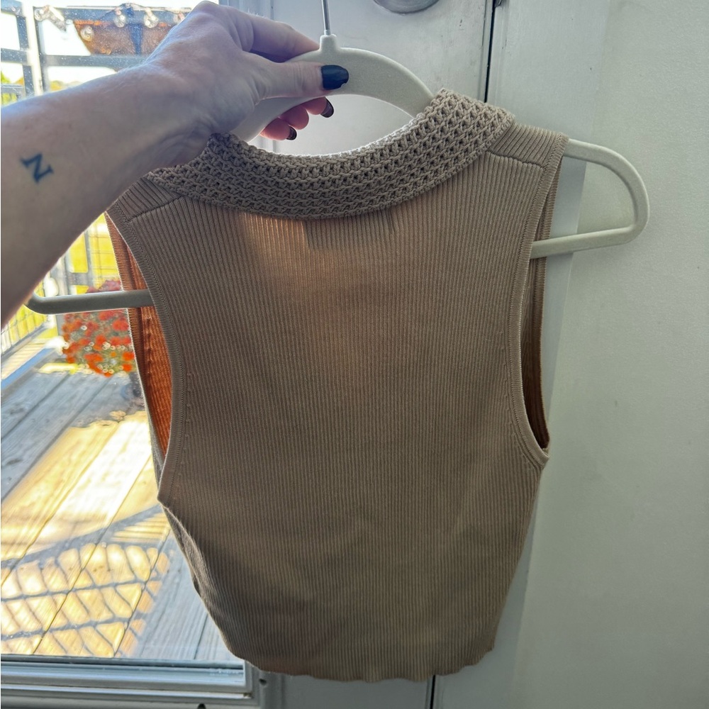 Classy crop top - Picture 2 of 2